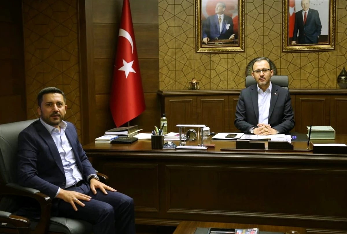 Nevşehir Belediye Başkani Arı, Bakanlar Kurum ve Kasapoğlu\'nu ziyaret etti