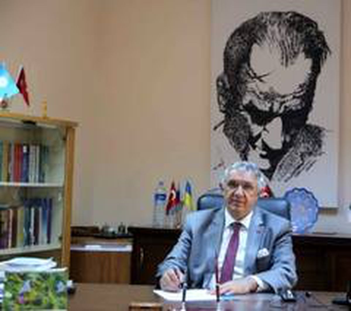 Prof. Dr. Alpaslan Ceylan, \'Her türlü darbenin karşısında devletimizin yanındayız"