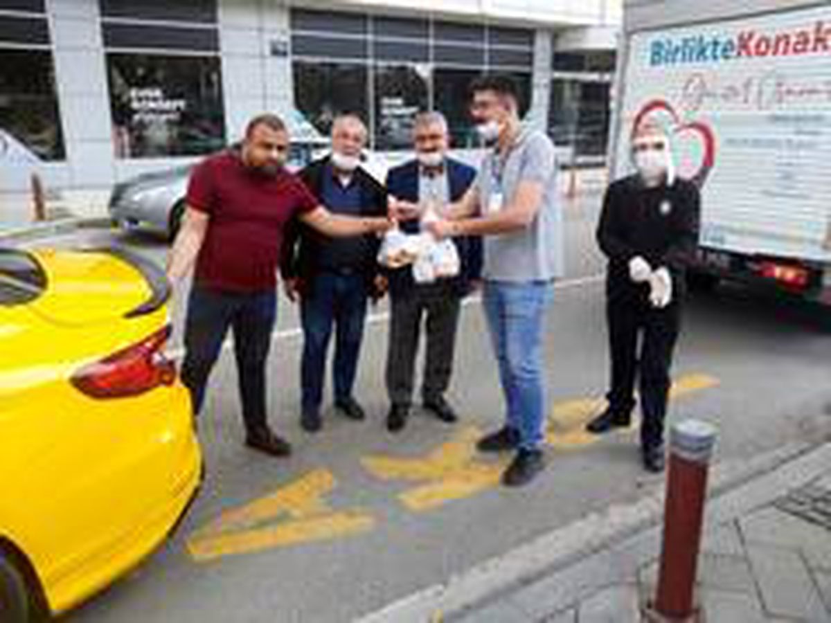 Taksicilere iftarda tavuk pilav