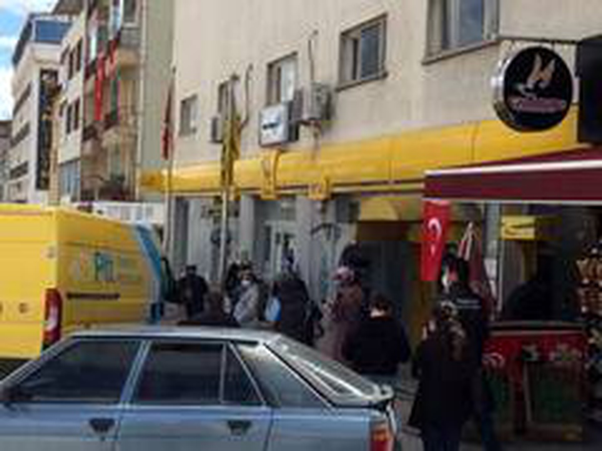 Tosya PTT şubesi maaş ödemelerinin yoğunluğunu yaşıyor