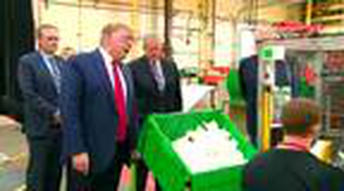 Trump\'tan maske üretim tesisine "maskesiz" ziyaret