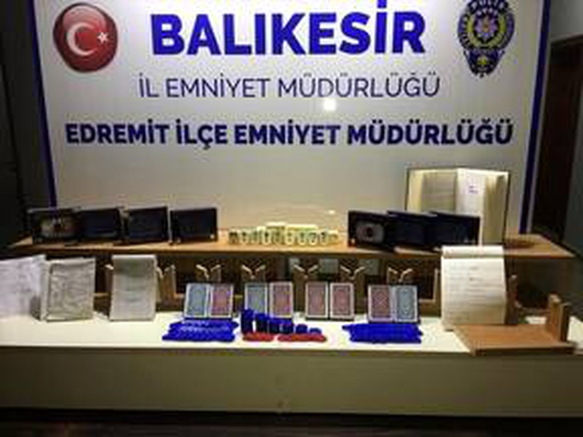 Balıkesir\'de kumar oynanan eve düzenlenen baskında 13 kişiye 53 bin lira ceza kesildi
