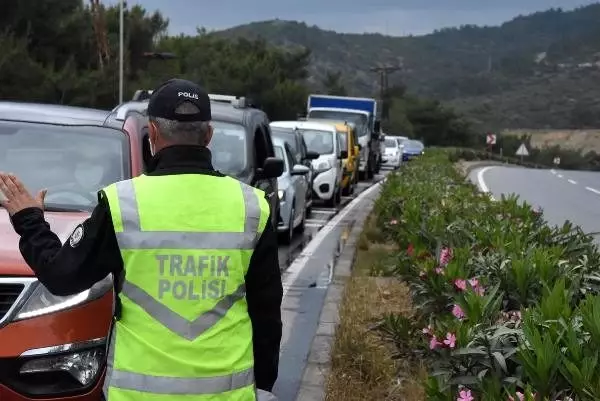 Kısıtlamanın sona ermesinden sonra tatilciler Muğla’ya akın ediyor