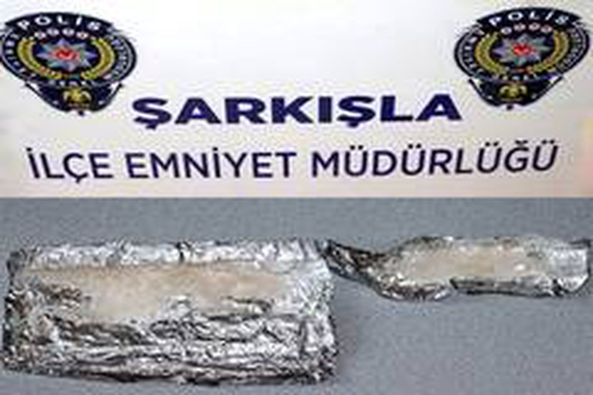 Kargo ile uyuşturucu kaçırmak istediler