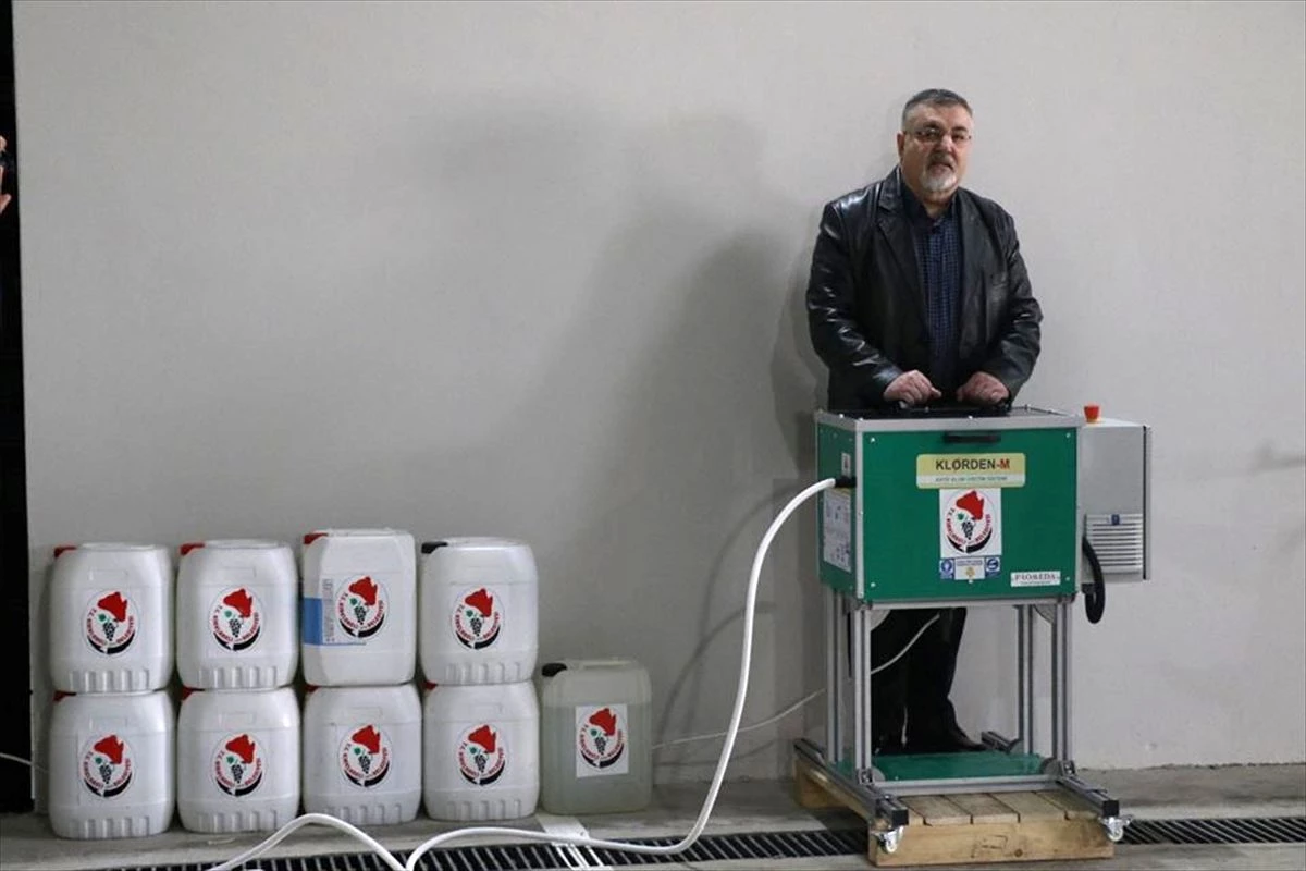 Kırklareli Belediyesi Kovid-19 ile mücadelede günde 200 litre dezenfektan üretiyor
