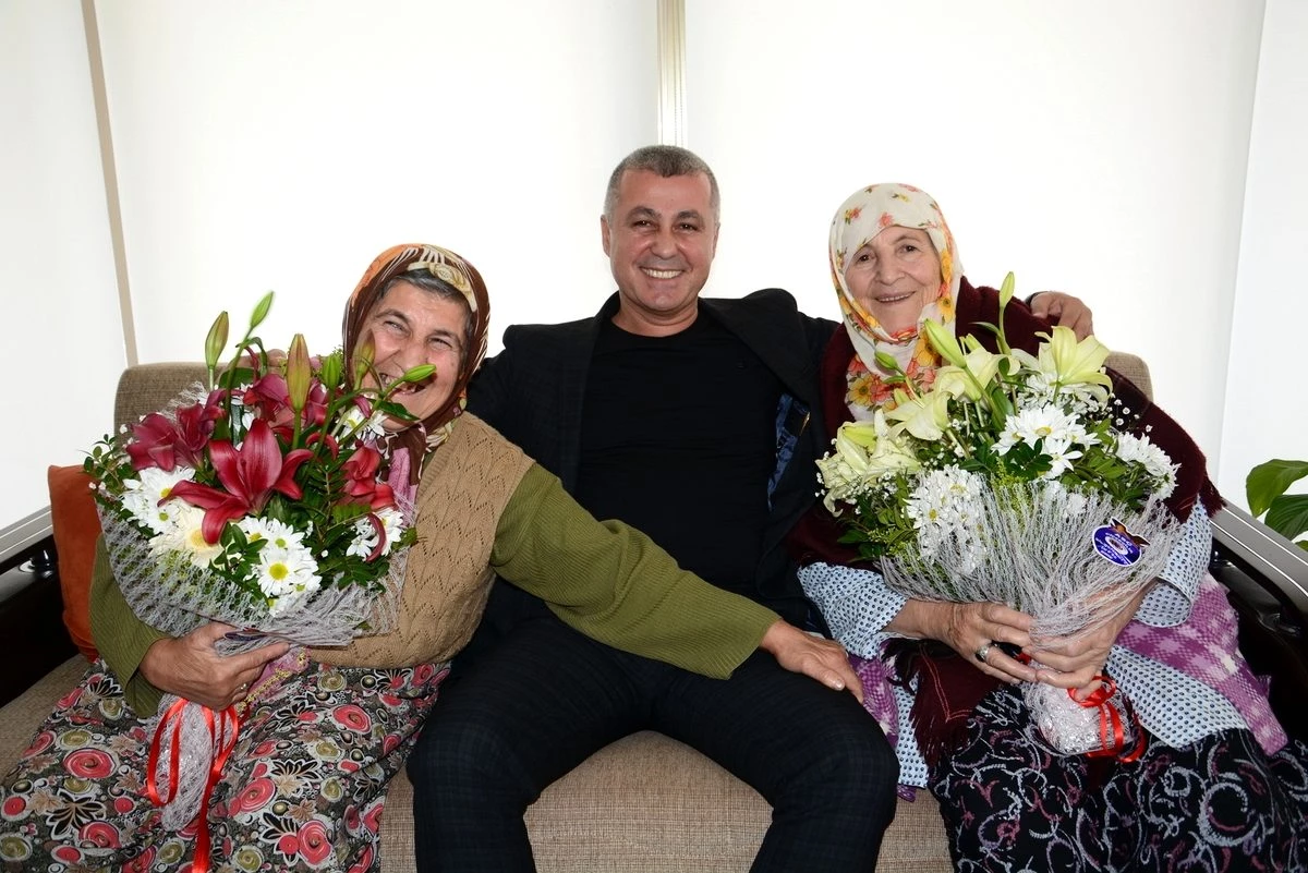 Manavgat\'ta annelere 10 bin saksı çiçeği hediye edilecek