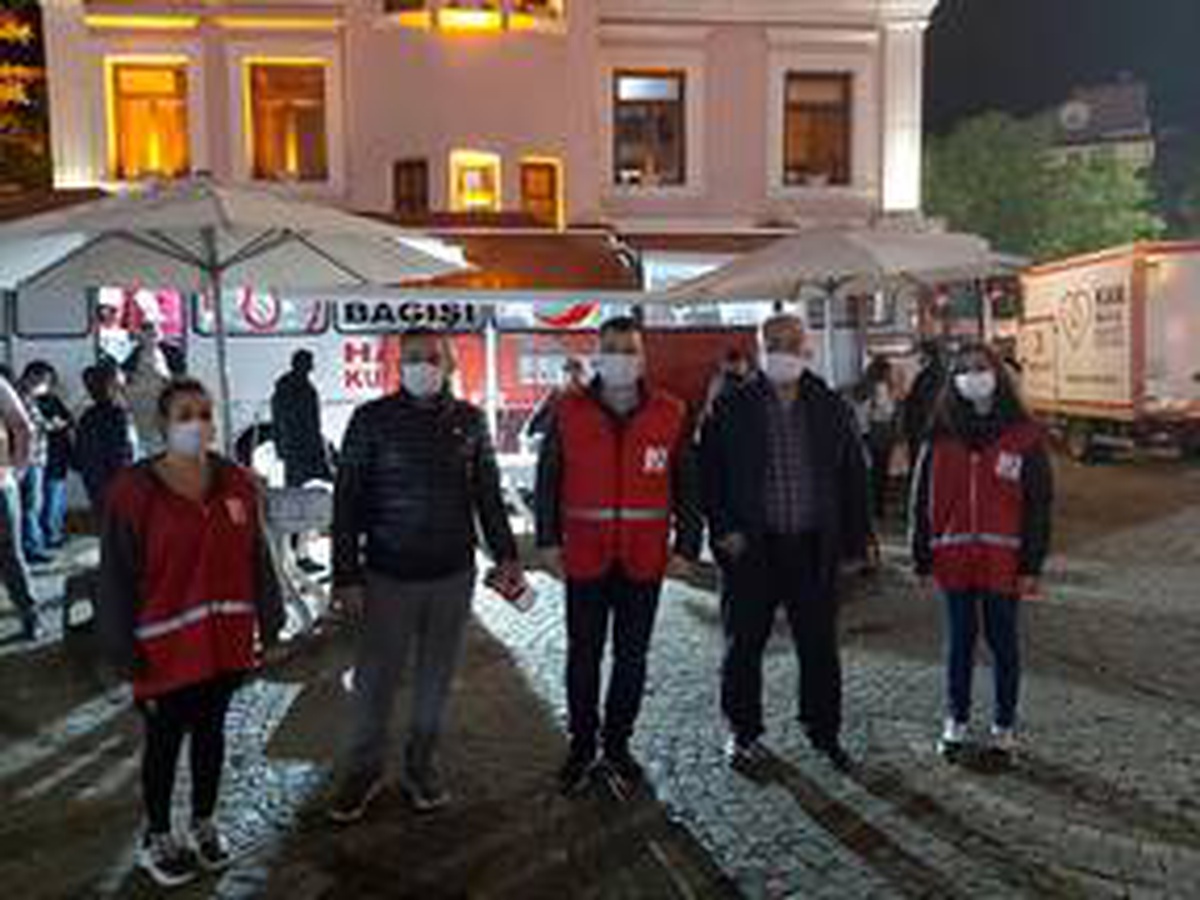 Türk Kızılayı\'nın acil kan bağışı çağrısına Bandırmalılar destek verdi