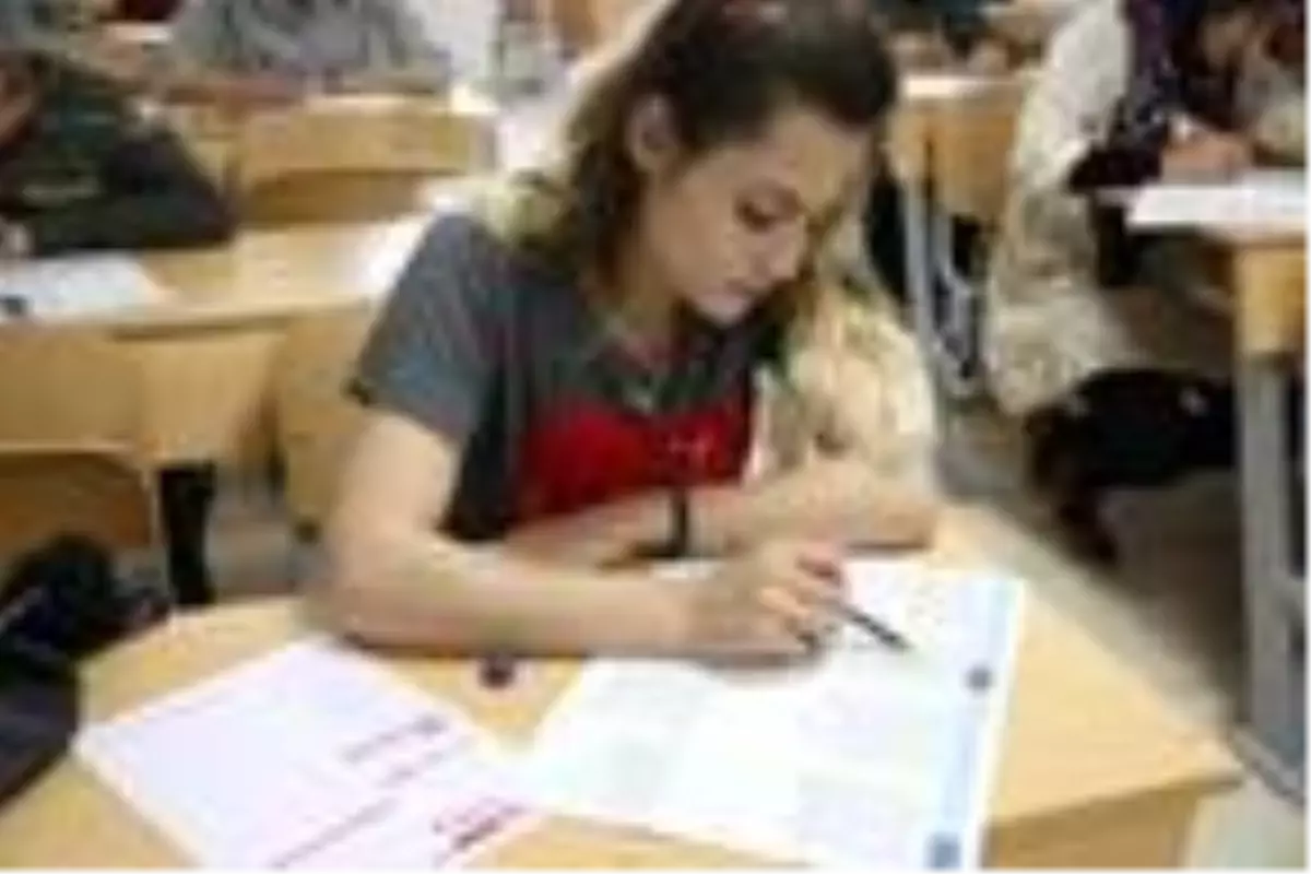 Üniversite adaylarına tavsiyeler: Evde maskeyle deneme sınavı çözün