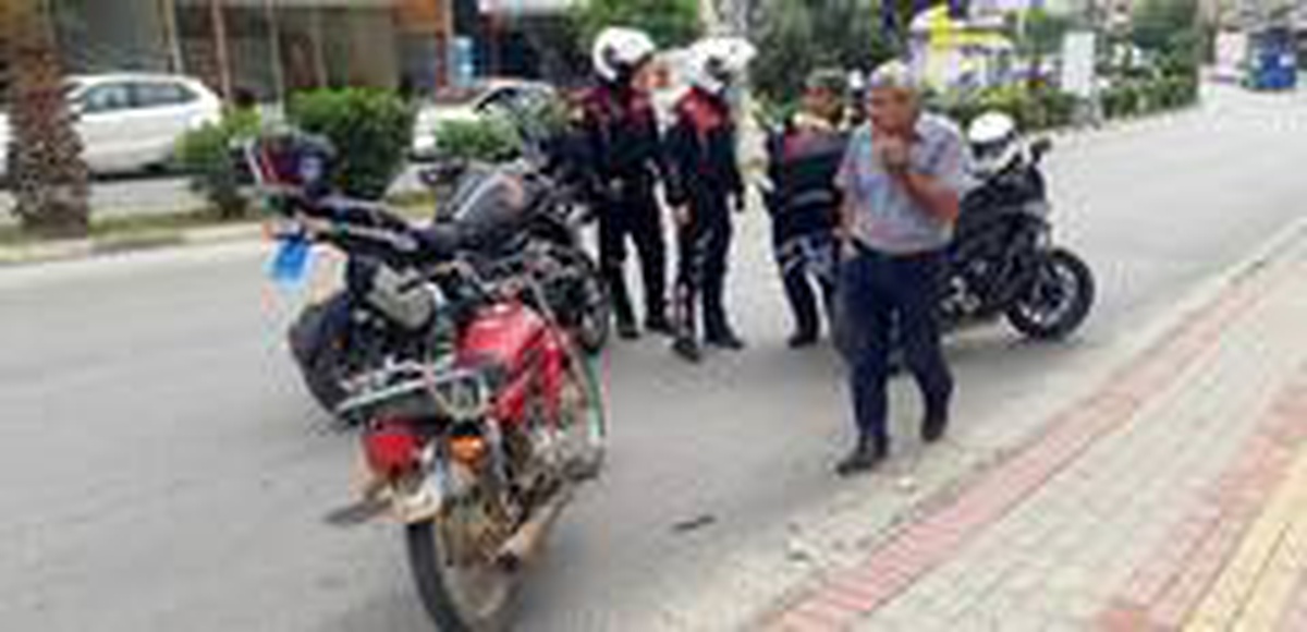 Alanya\'da 2 şüphelinin bırakıp kaçtığı motosiklet çalıntı çıktı