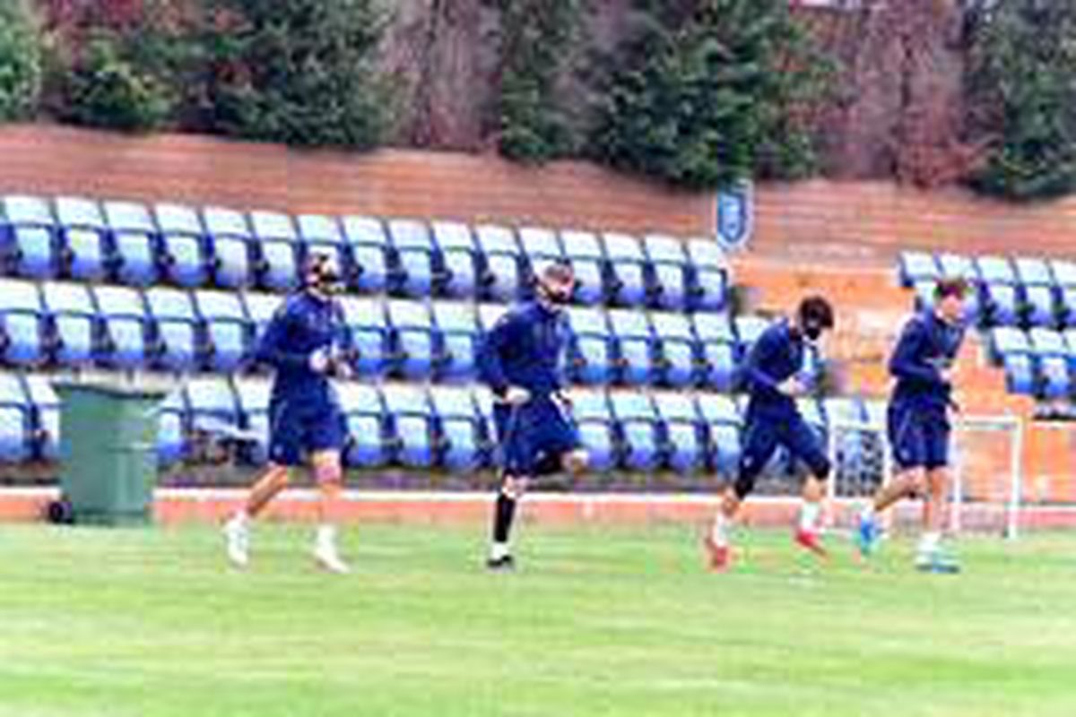 Başakşehir hazırlıklarını gruplar halinde sürdürdü
