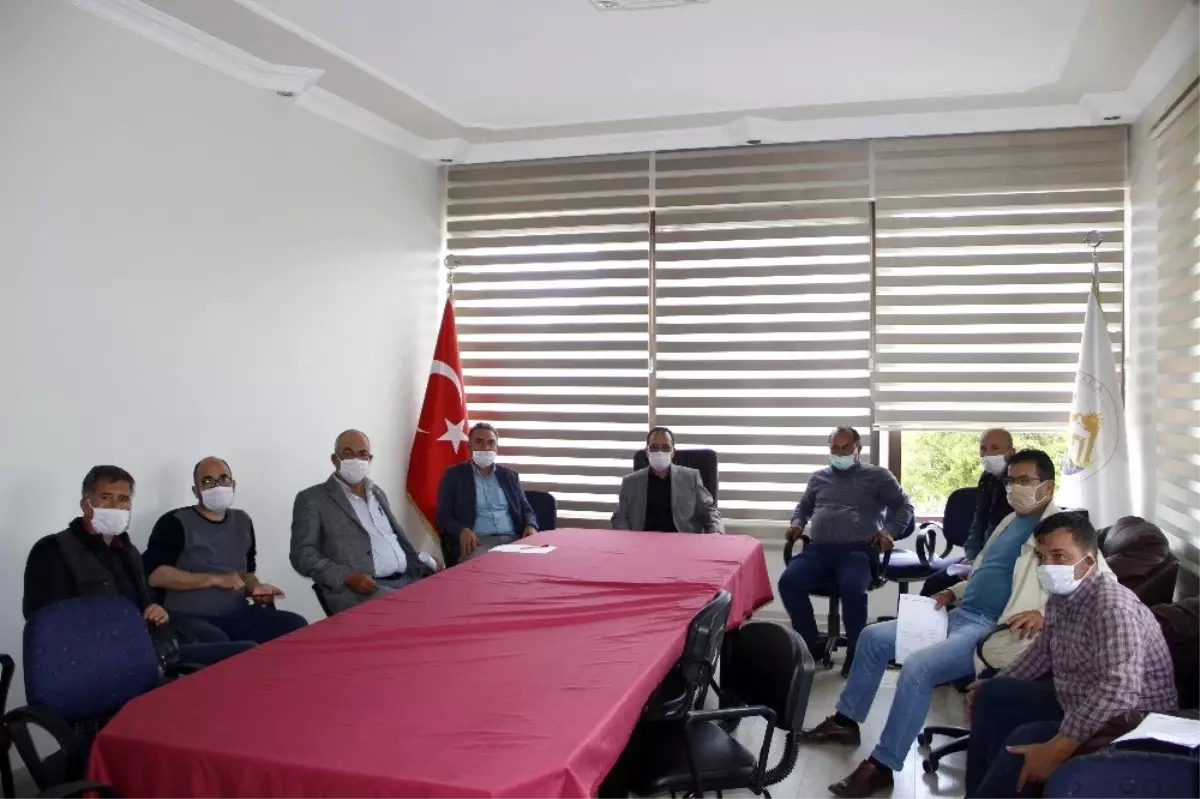 Başkan Uzundemir muhtarlarla istişare toplantısı yaptı