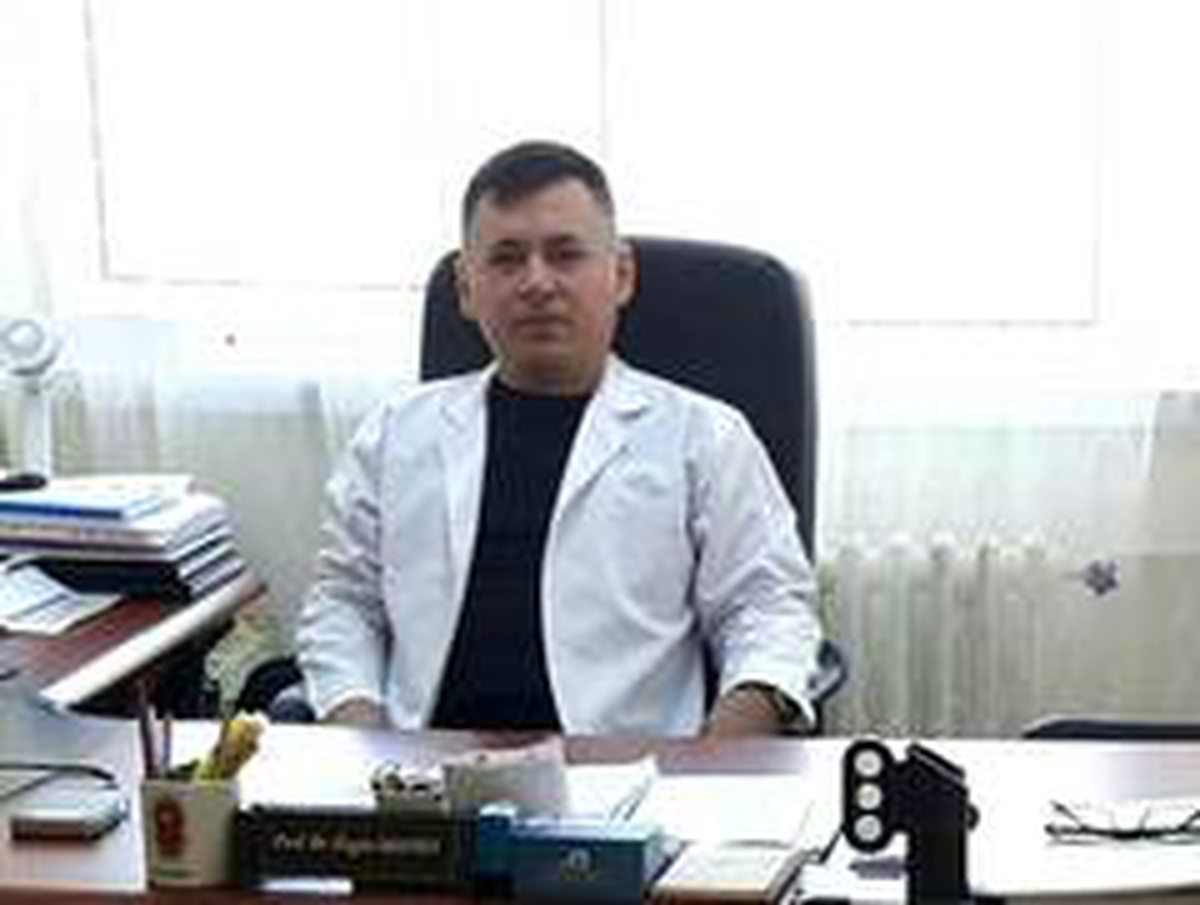 Beyin kanaması geçiren profesör hayatını kaybetti