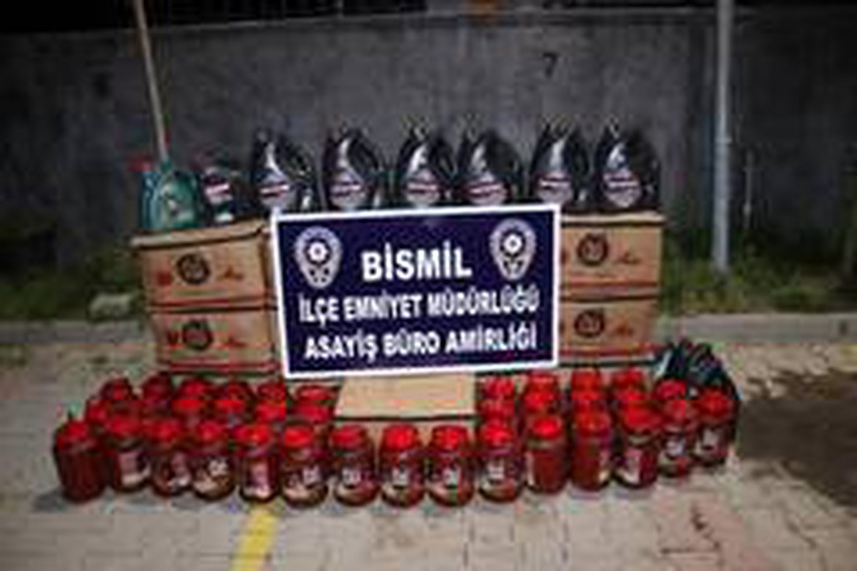 Hırsızlar çaldıkları eşyalarla birlikte yakalandı