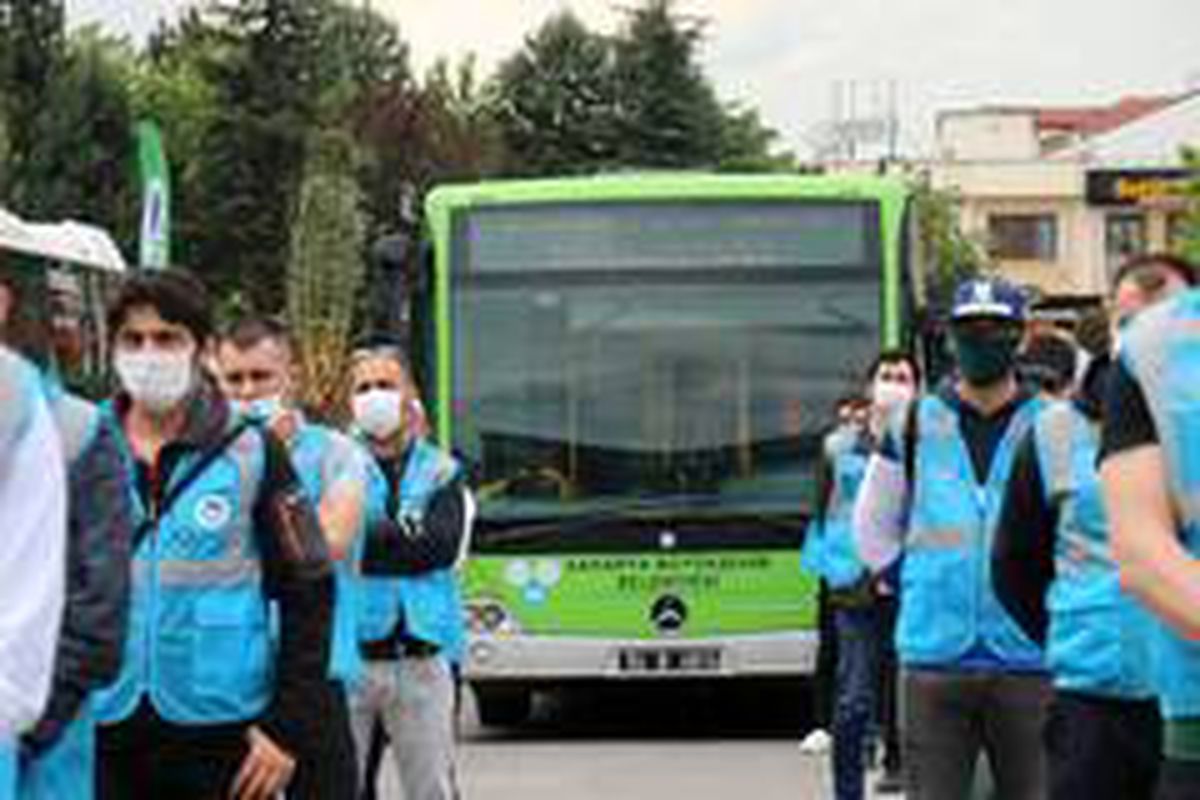Sakarya Büyükşehir Belediyesi şehirdeki her haneye maske ulaştırmak için proje başlattı