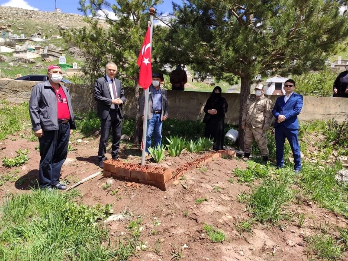 Şehit Muammer Ateş şehadetinin yıldönümünde mezarı başında anıldı