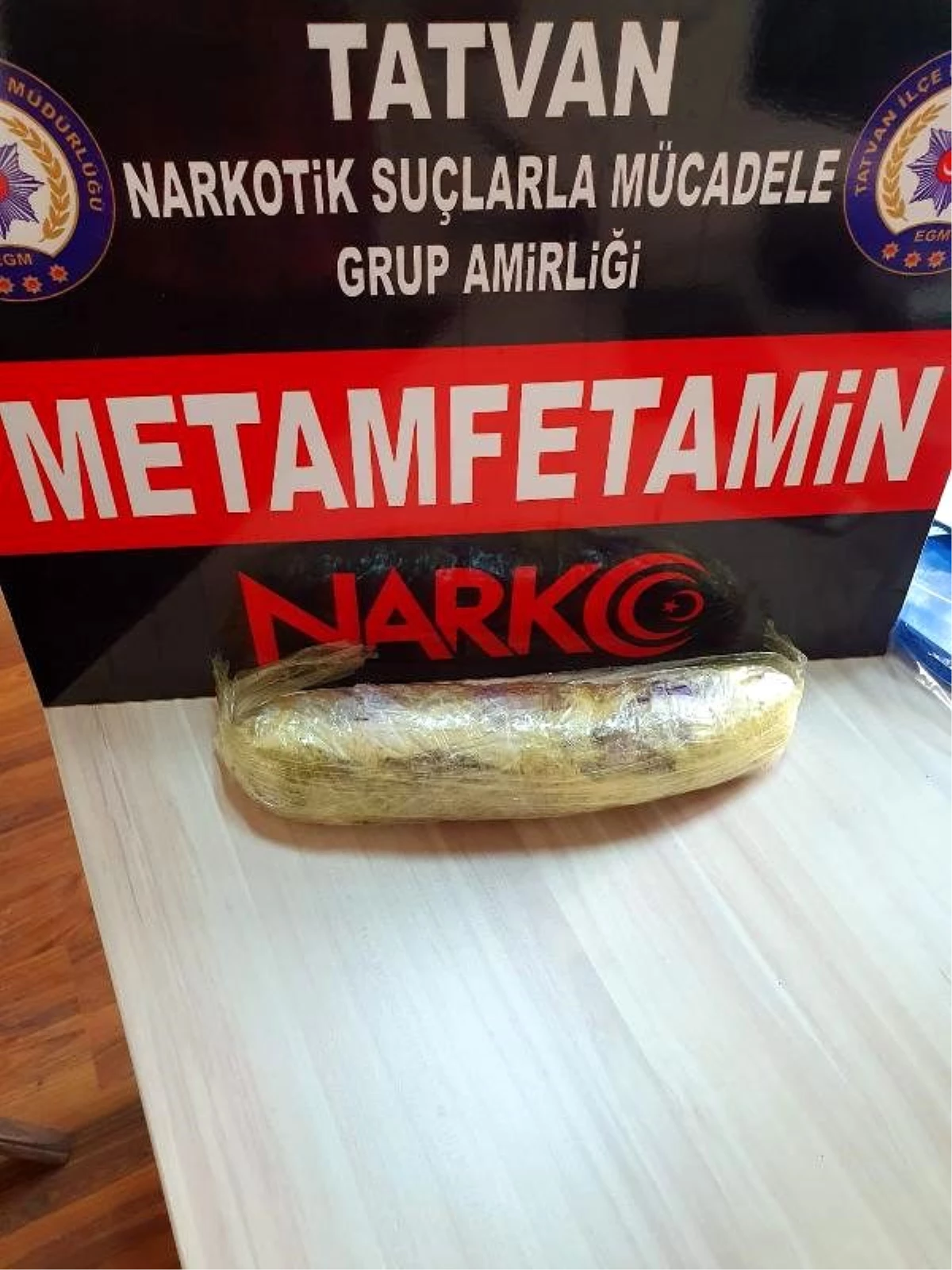 Bitlis\'te, durdurulan araçta yarım kilo metamfetamin ele geçirildi: 4 gözaltı
