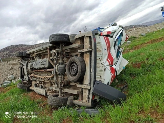 Kahramanmaraş'ta 112 sağlık ekibi kaza yaptı: 3 yaralı, System.String[]