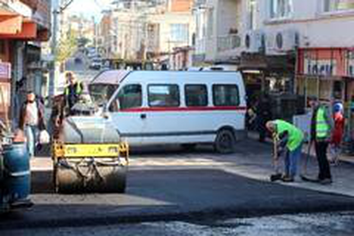 Salgın süresince Bayraklı\'da 9 mahalleye 143 ton asfalt
