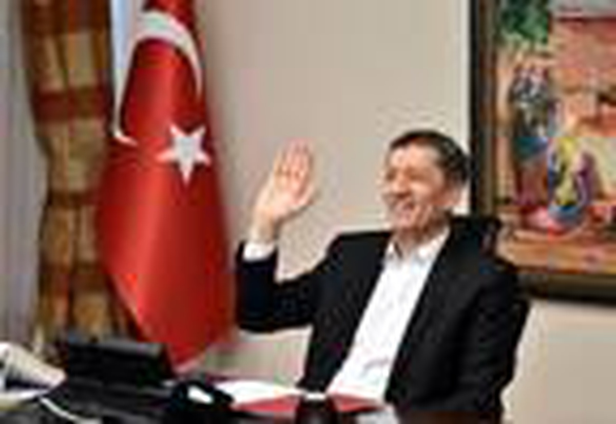 Bakan Selçuk: Doktorlar \'Bulaşma tehlikesi azaldı\' dediğinde okulları açacağız