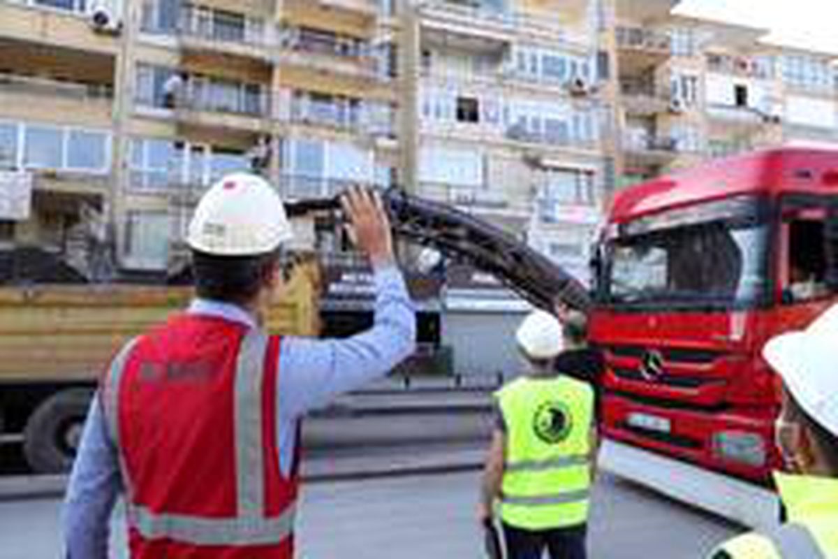 Başkan Gökhan Yüksel altyapı çalışmalarını yakından takip ediyor