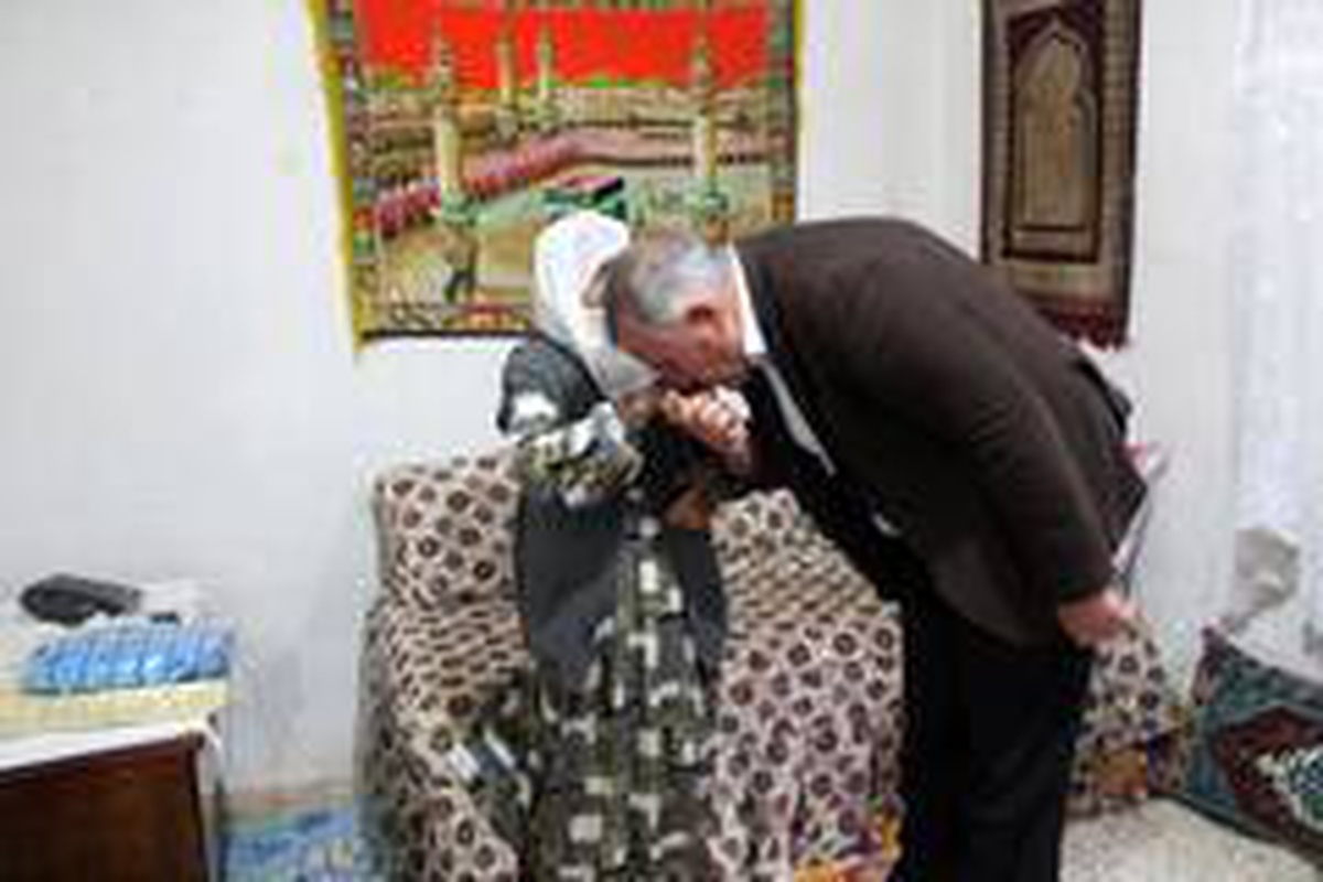 Başkan Turanlı Anneler Günü\'nde şehit annesini ziyaret etti
