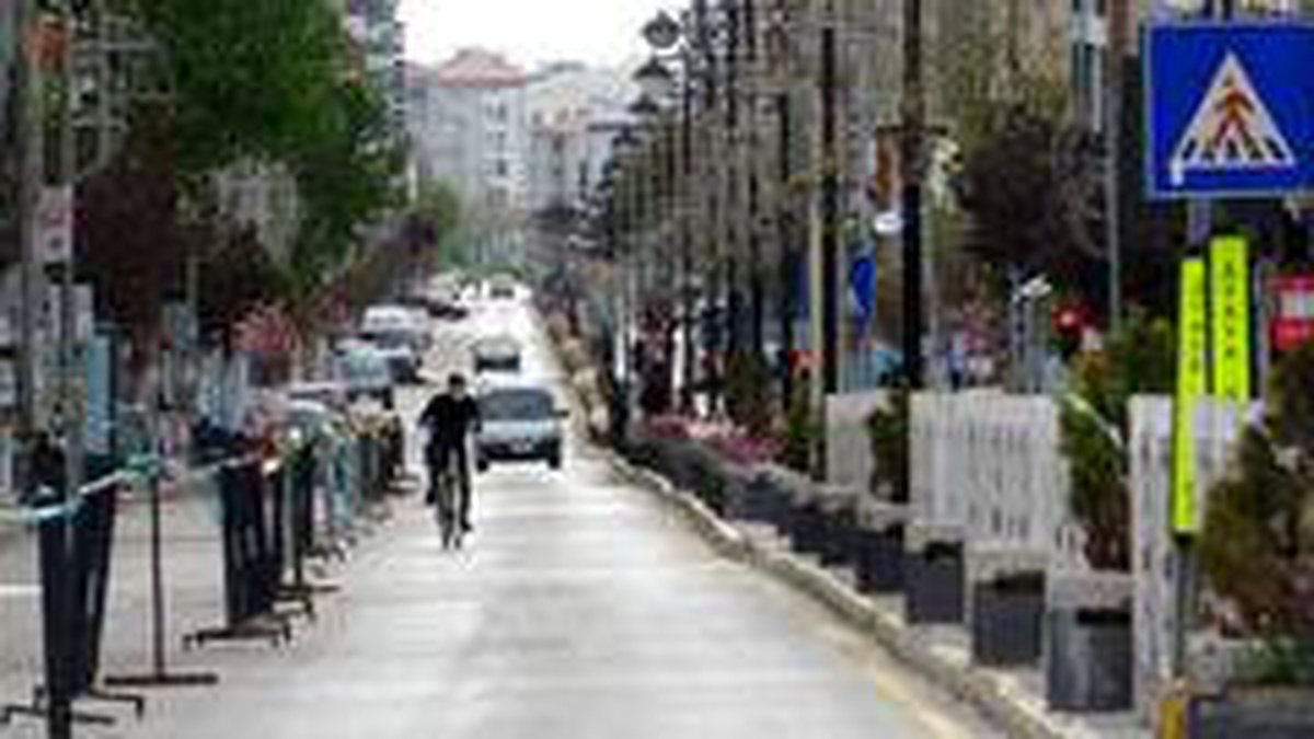 Cadde ve sokaklar yeniden sessizliğe büründü