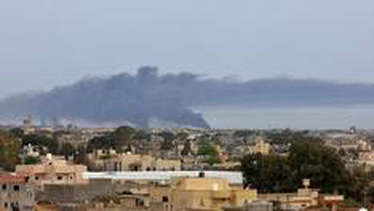 Libya\'nın başkenti Trablus\'taki Mitiga Havalimanı\'na roketli saldırı düzenlendi