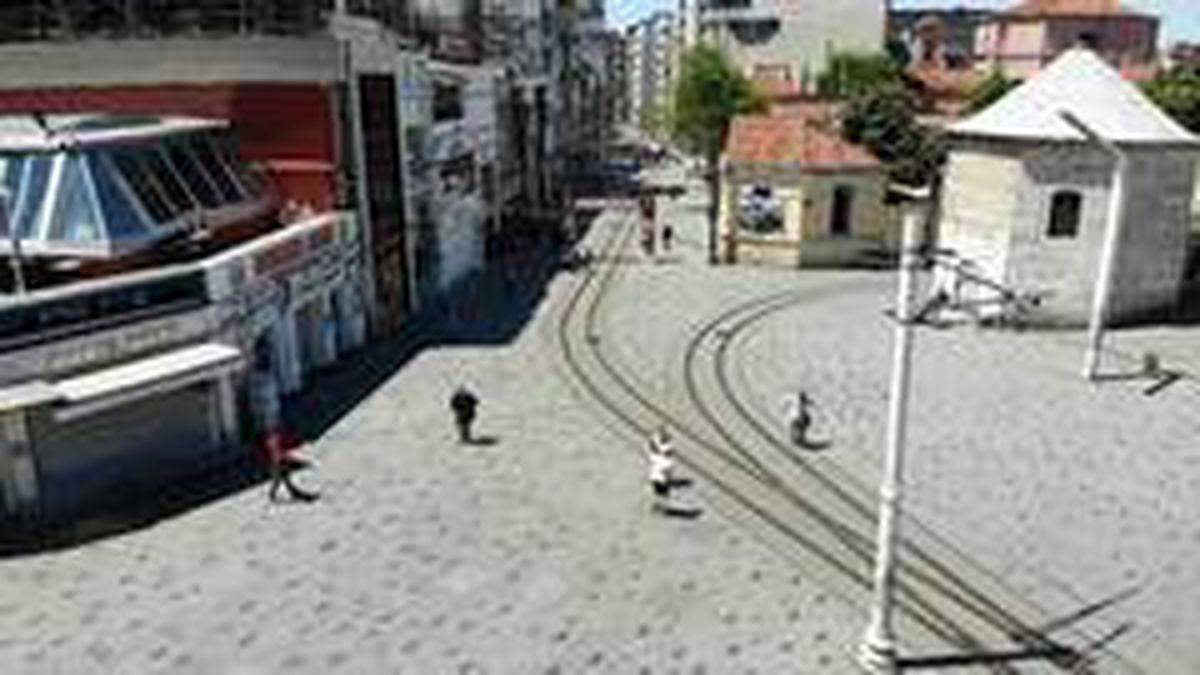 Taksim Meydanı yaşlılara kaldı