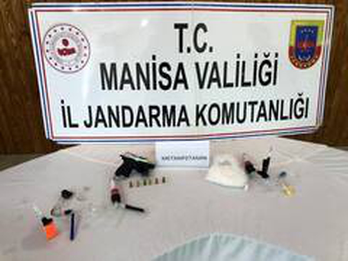 Uyuşturucu madde ile yakalanan 4 kişiye gözaltı
