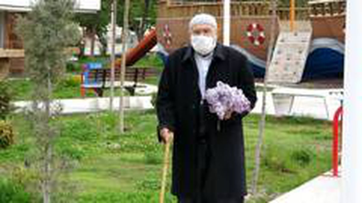 Yaşlılar parkta