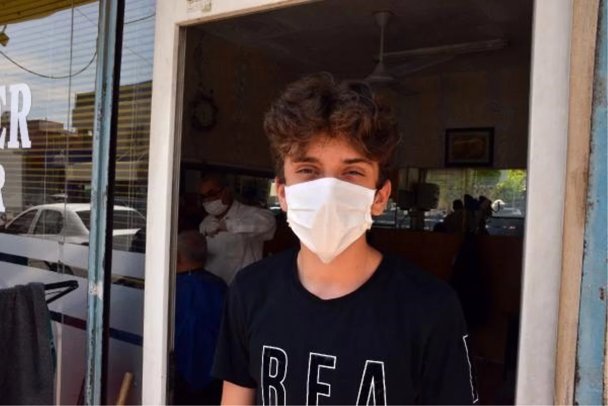 Adana\'da berbere giden 16 yaşındaki çocuk, 20 yaşın altında olduğu için tıraş olamadı