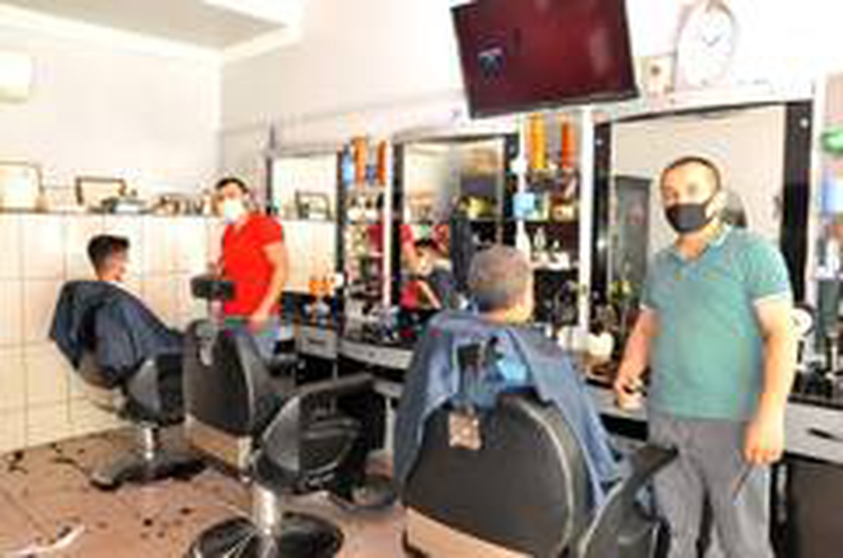 Berber, kuaför ve güzellik salonları yeniden faaliyete geçti