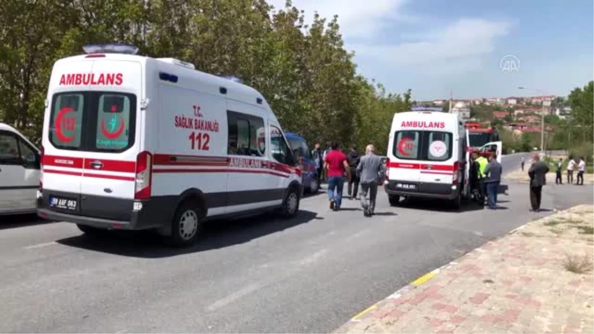 İstanbul-Çerkezköy yolunda iki otomobilin çarpışması sonucu 4 kişi yaralandı