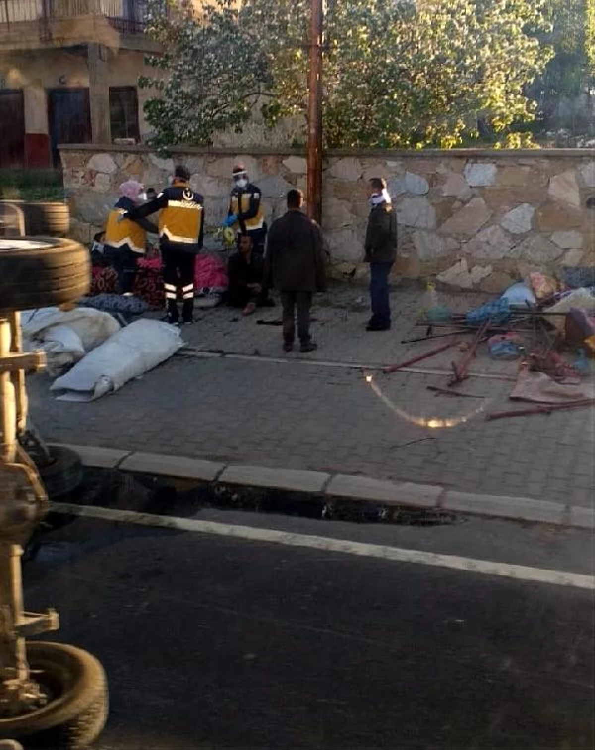 Kırşehir\'de, tarım işçilerini taşıyan minibüs devrildi: 10 yaralı