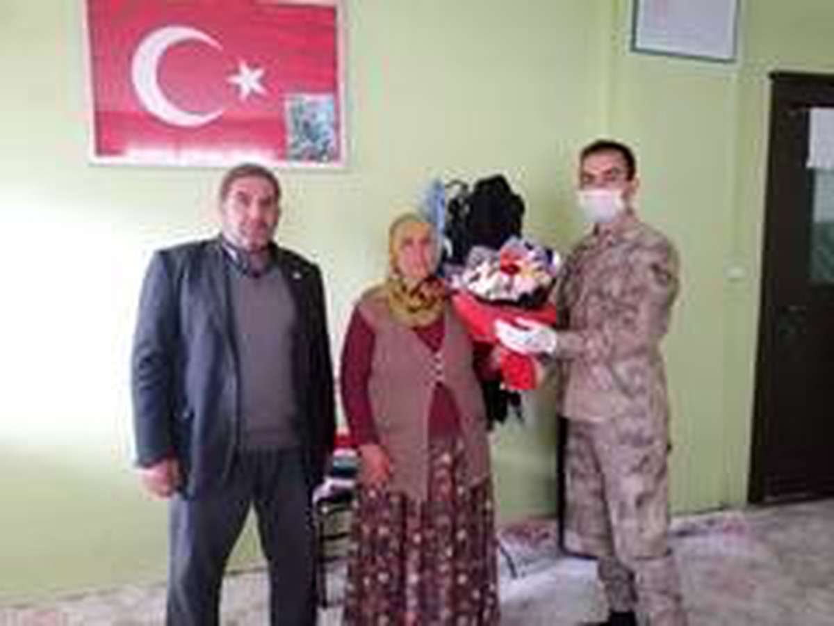 Siirt\'te jandarmadan şehit annelerine sürpriz