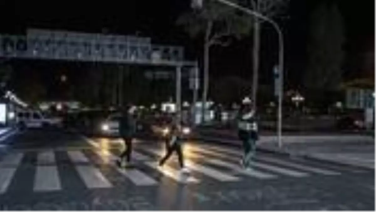 Son Dakika: 24 şehirde hafta sonu uygulanan sokağa çıkma yasağı sona erdi