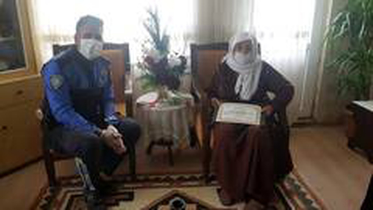 Vefakar annelere anlamlı ziyaret