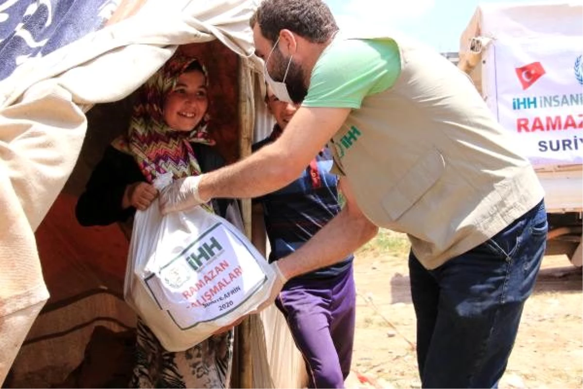 Afrin\'de, 20 bin sivile ramazan için gıda yardımı