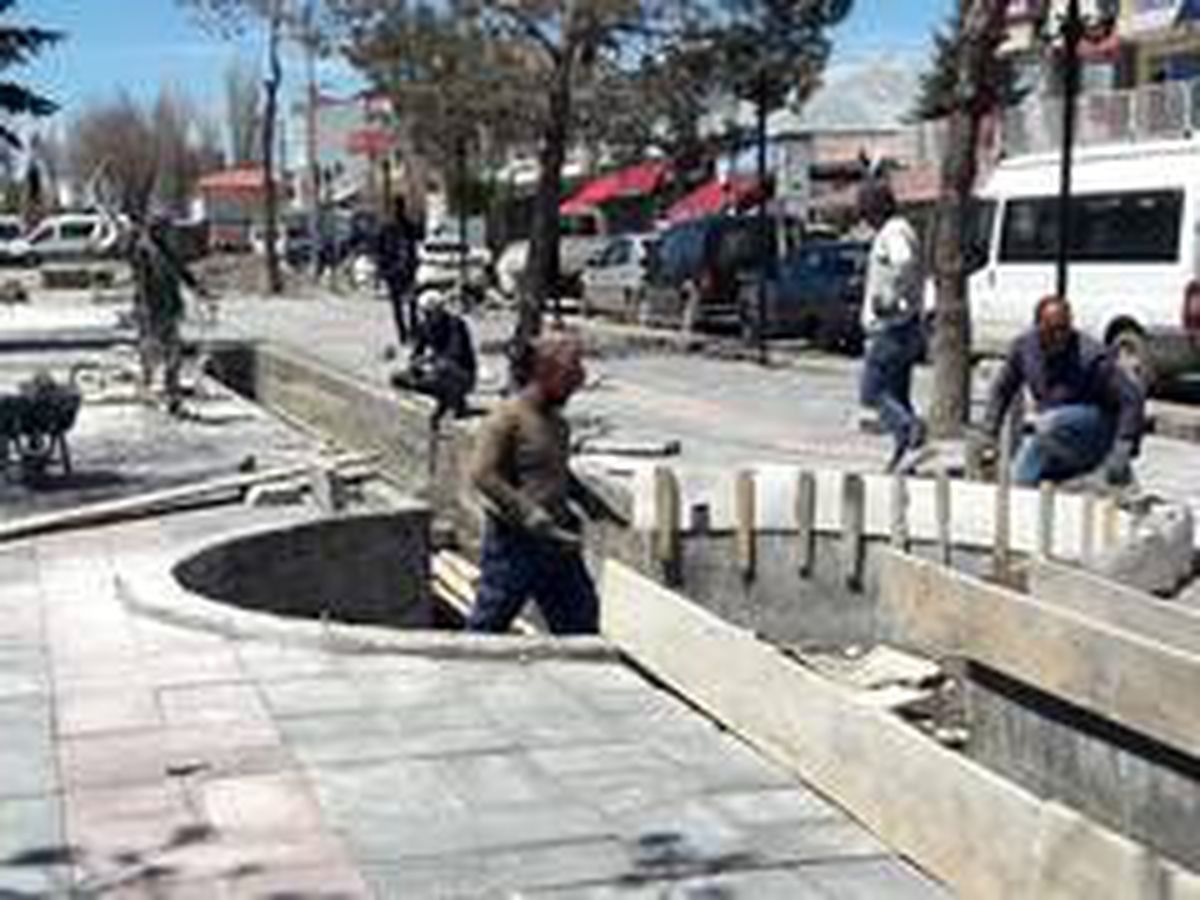 Arpaçay\'da parkların yapımı devam ediyor