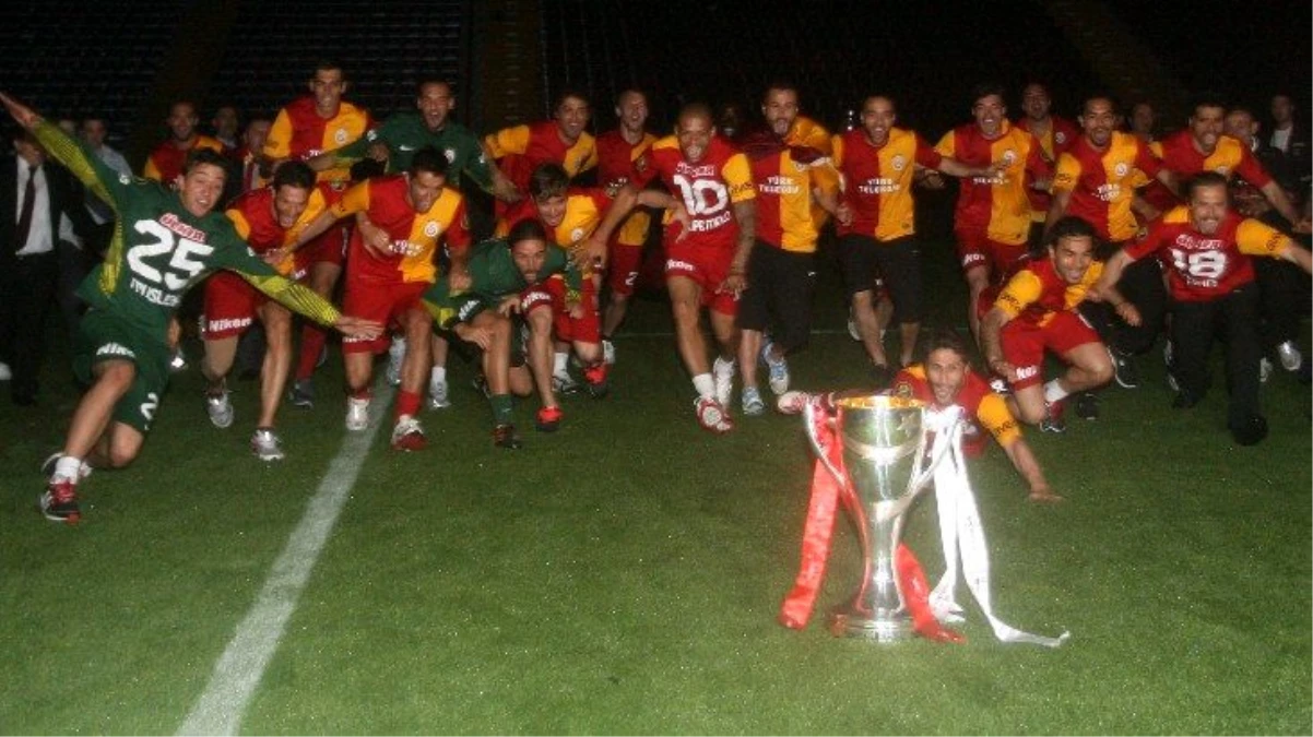 Galatasaray, Kadıköy\'de kazandığı şampiyonluğu hatırlatarak Fenerbahçe\'ye gönderme yaptı