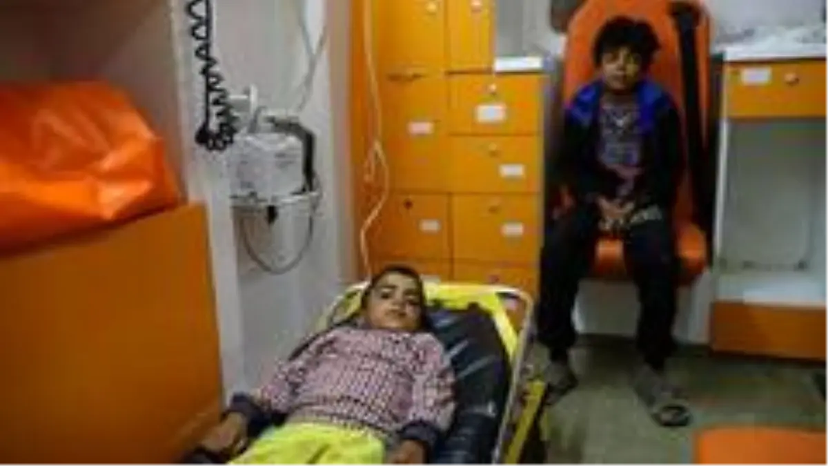 İdlib\'deki göçmen kampında 50 Suriyeli zehirlendi