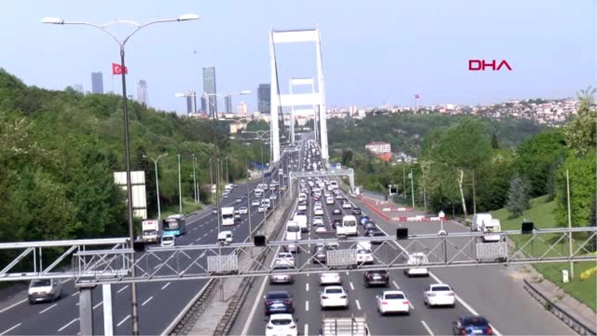 İSTANBUL\'DA BOĞAZ KÖPRÜLERİNDE TRAFİK YOĞUNLUĞU FSM