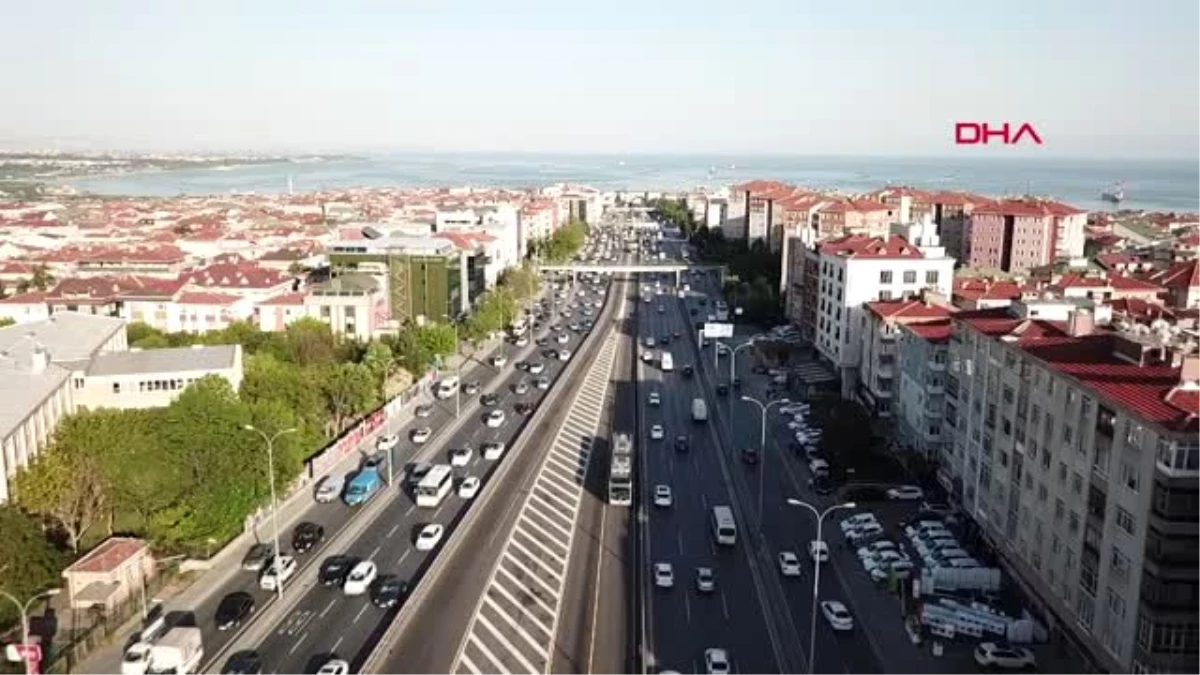 İSTANBUL\'DA TRAFİKTE YOĞUNLUĞUN ZİRVE SAATİ 18.00