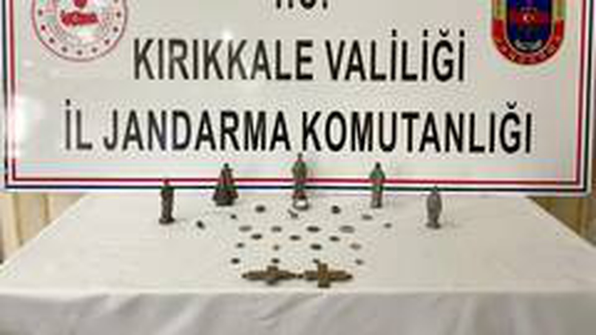 Tarihi eserleri güvenlik güçlerine satmaya çalıştı
