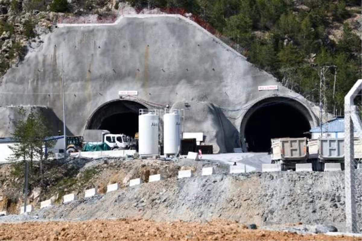 Avrupa\'nın en uzunu olacak Zigana Tüneli\'nin yüzde 68\'i tamamlandı