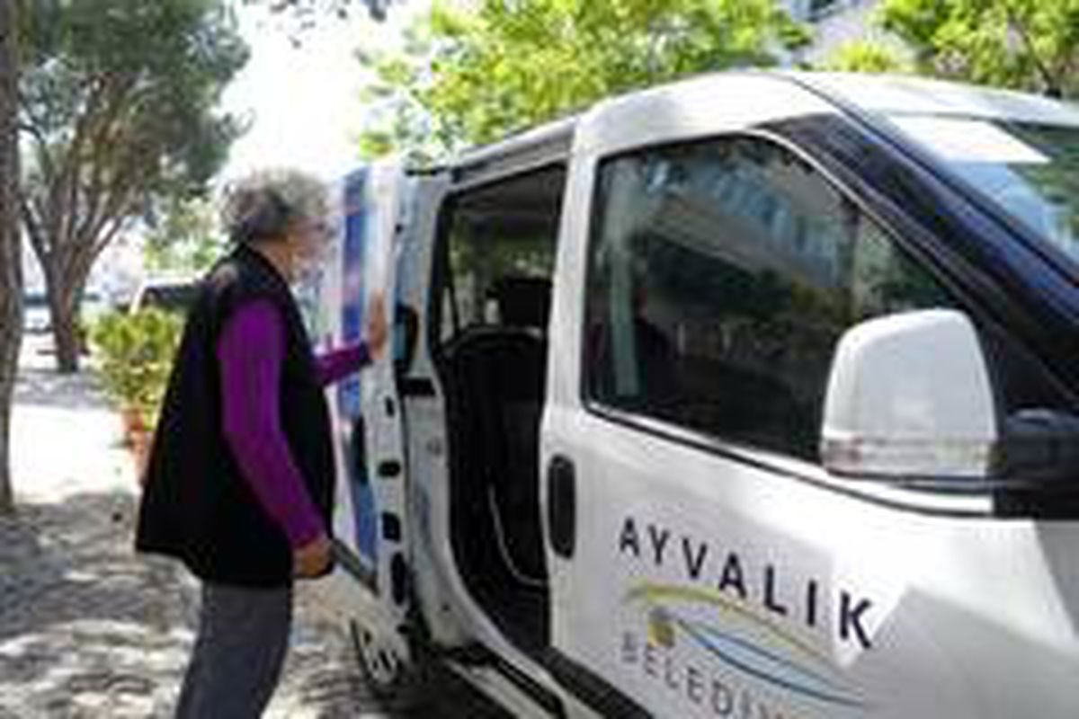 Ayvalık Belediyesi\'nde kapıda tahsilat dönemi