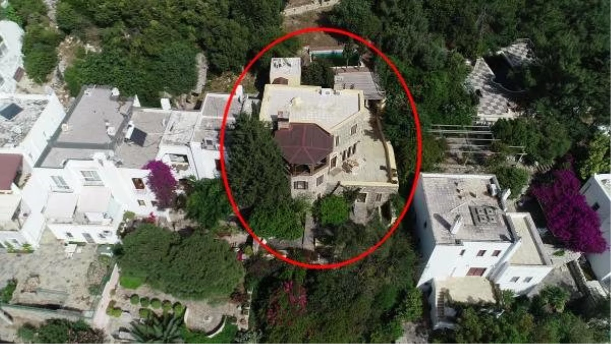 Firari Can Dündar\'ın villasının 188 metrekarelik kısmı, hazine arazisinde çıktı