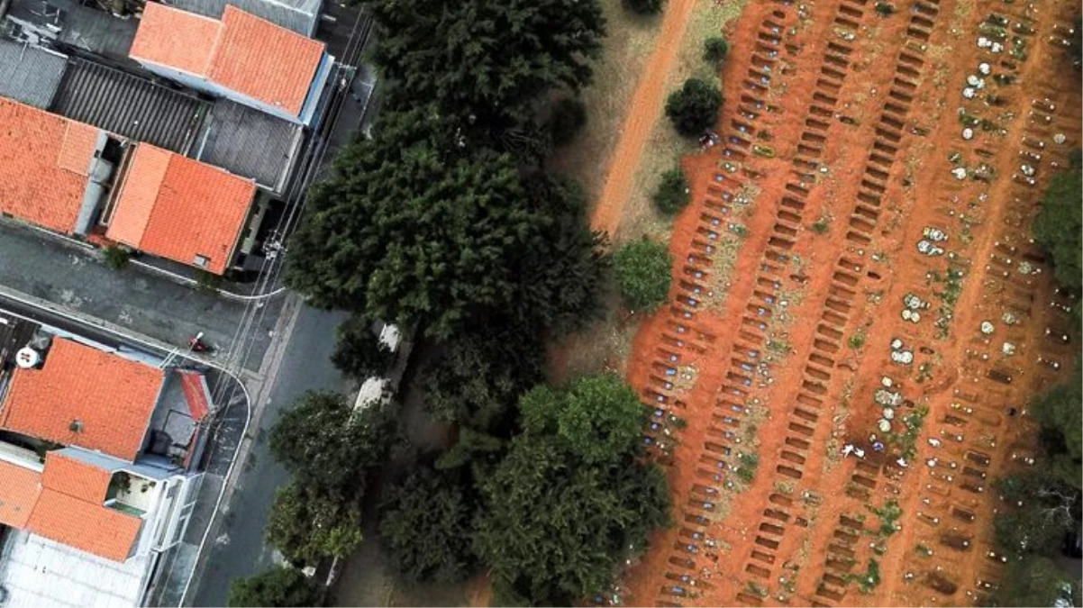 Brezilya\'da, koronavirüs nedeniyle açılan mezarların görüntüsü dünyayı sarstı