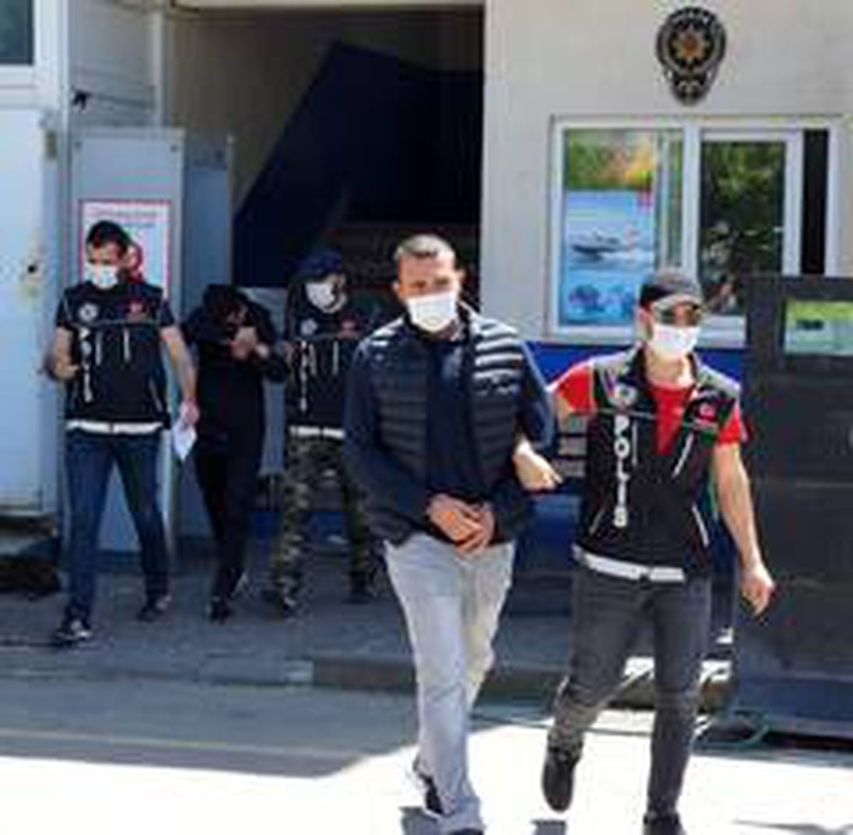 6 kilo sentetik uyuşturucuyla yakalanan 2 şüpheliden 1\'i tutuklandı