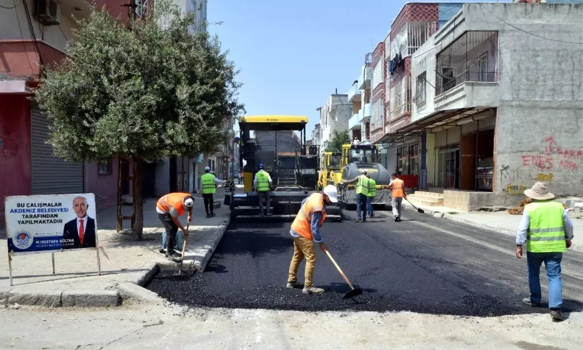 Akdeniz\'de asfalt ve yol açma çalışmaları sürüyor